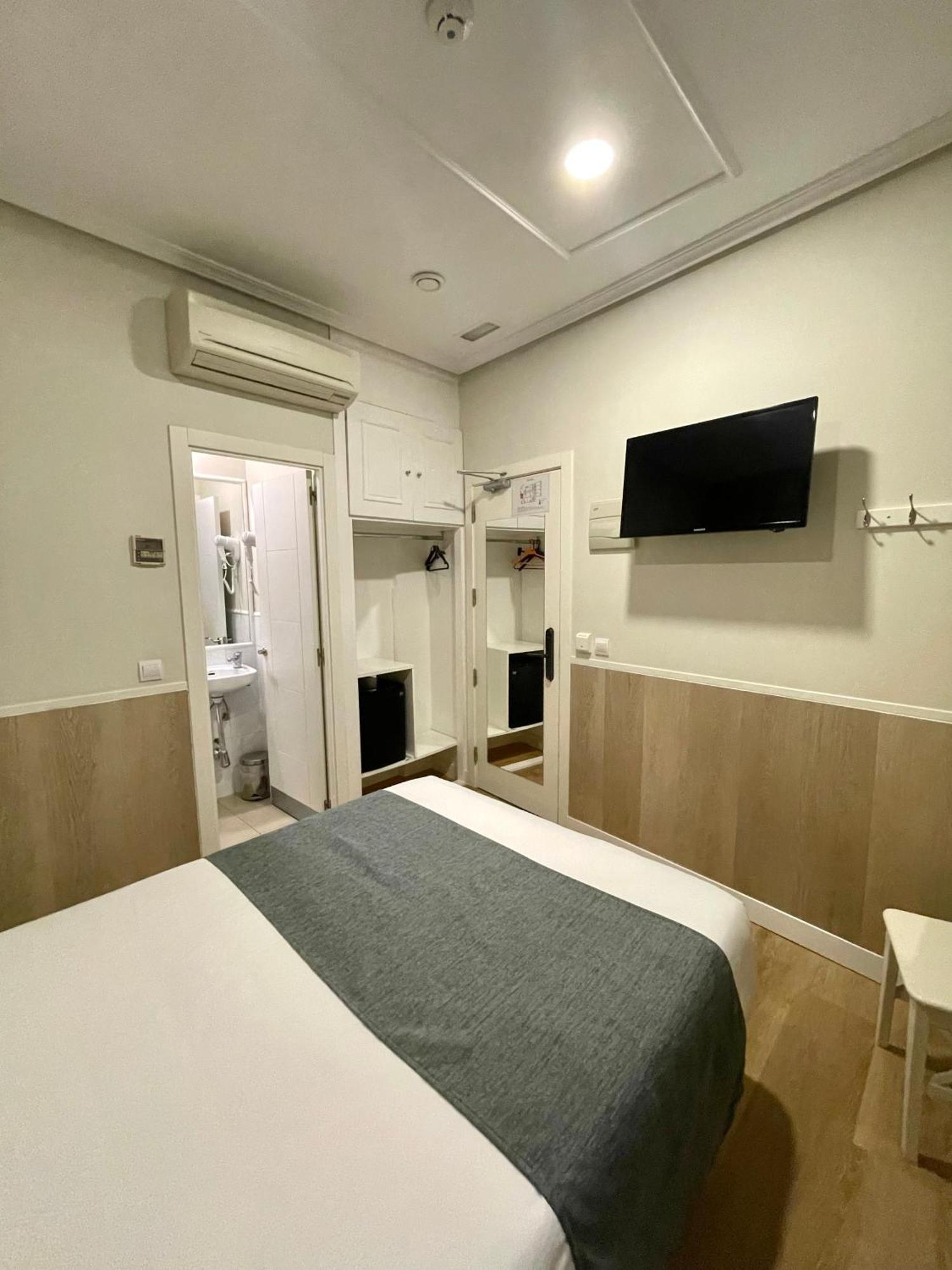 Hostal Madryt Zewnętrze zdjęcie
