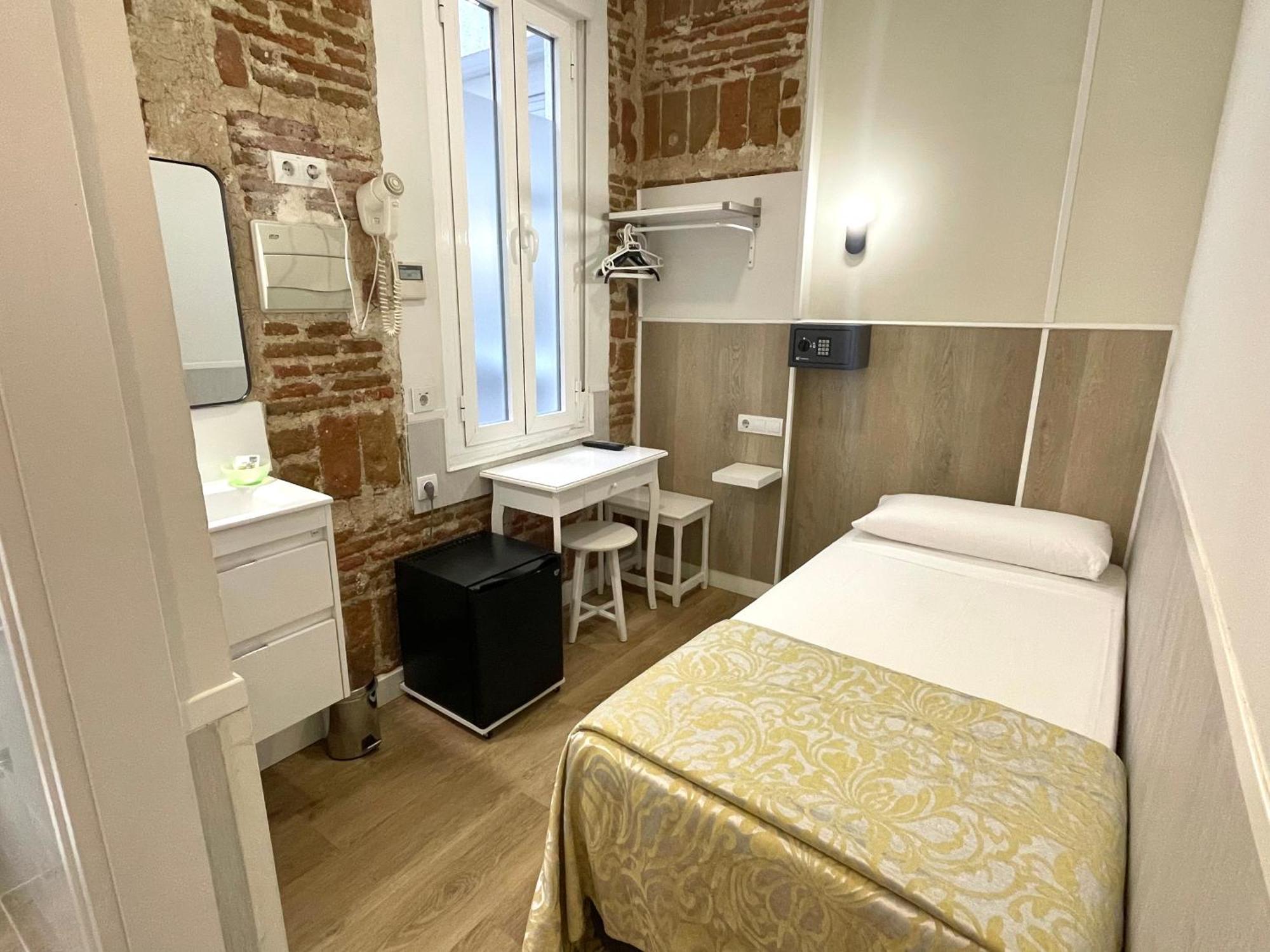 Hostal Madryt Zewnętrze zdjęcie